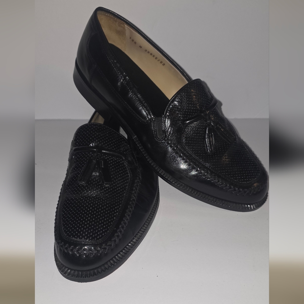 Elegant Black Leather Tassel Loafers